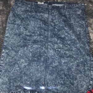Acid washed pencil skirt
